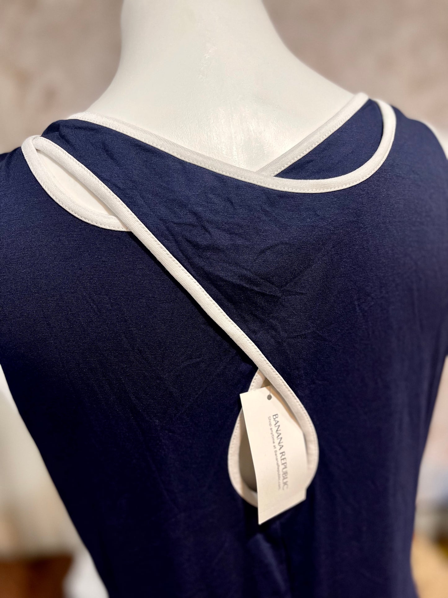 Banana Republic Rayon Cross Back Tank, Medium New! B13