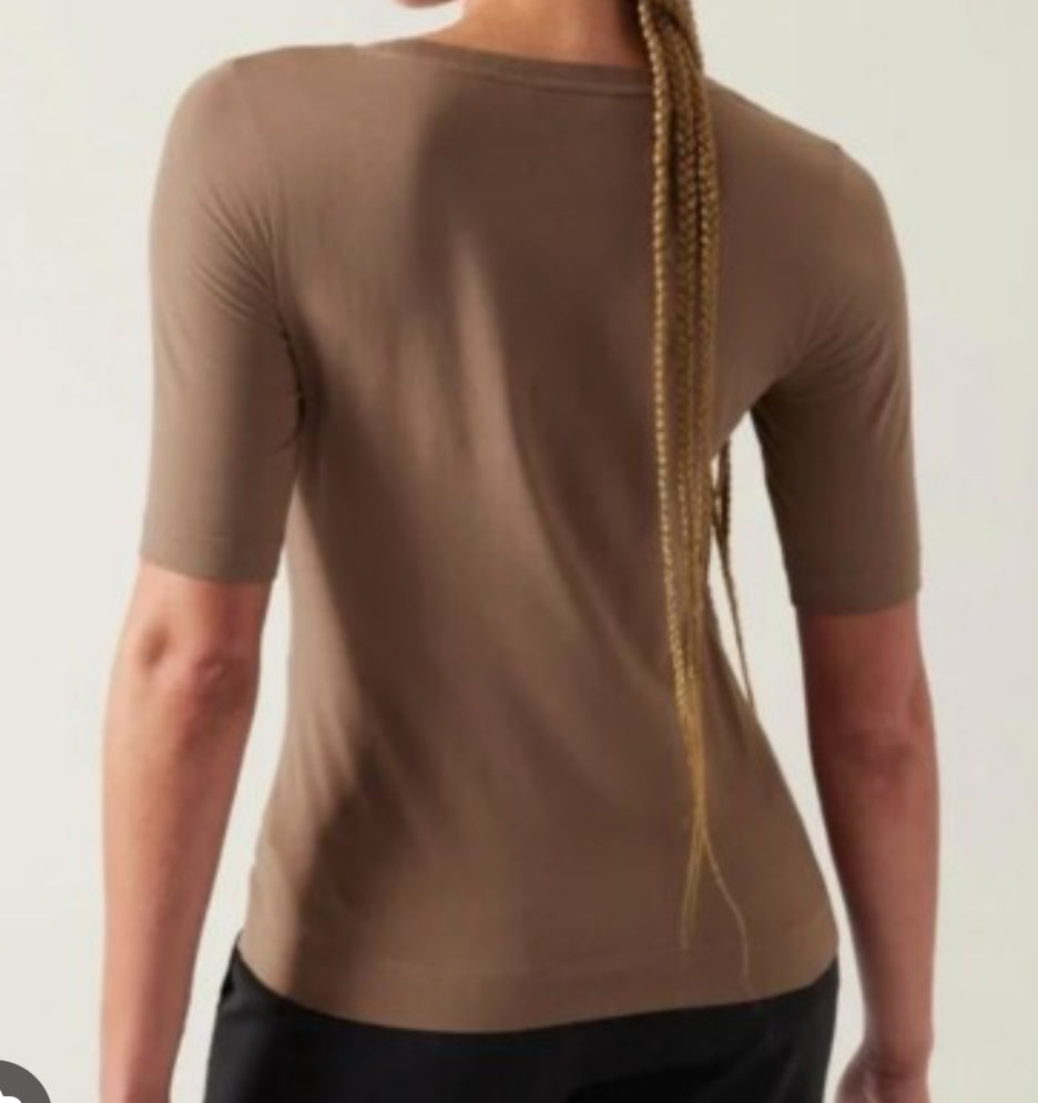 ATHLETA Outbound Scoop Tee, Rustic Beige NEW! XL A4