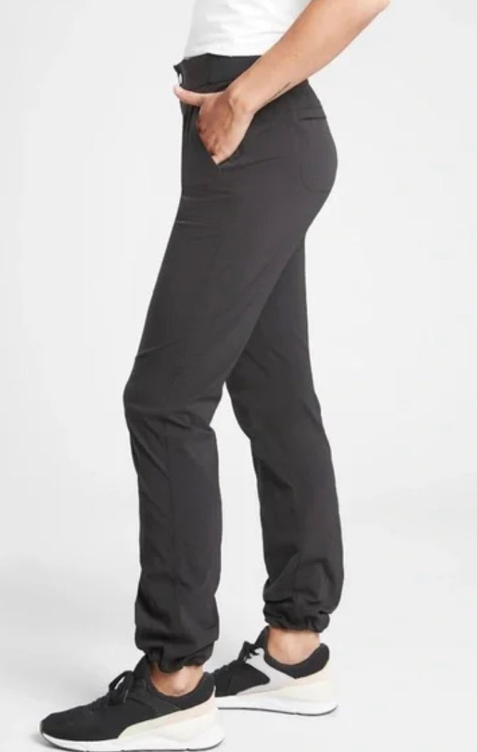 ATHLETA Trekkie Hike Pant NEW 6