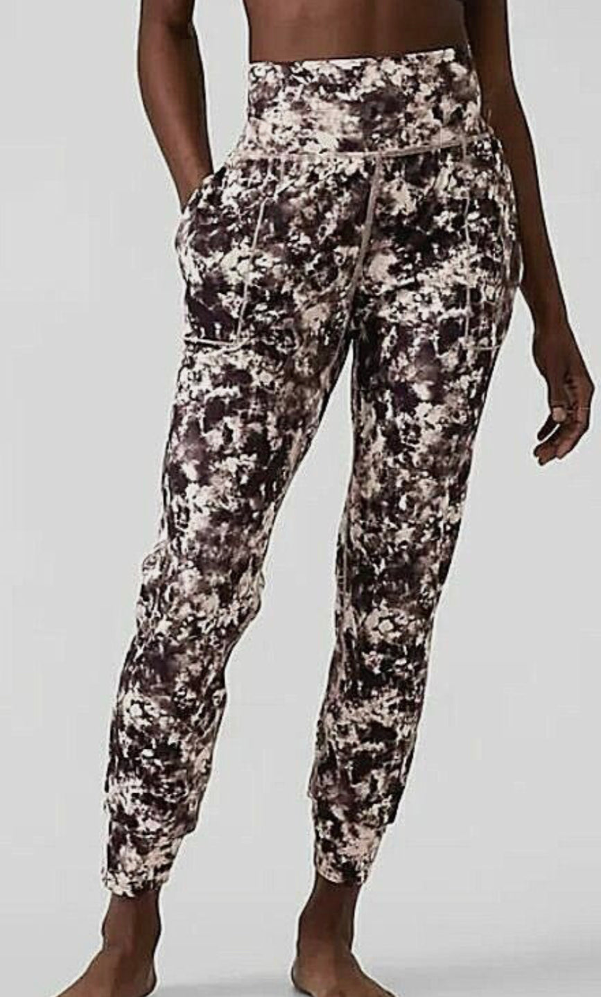 Athleta Salutation Printed Crop shops Jogger Sz XS