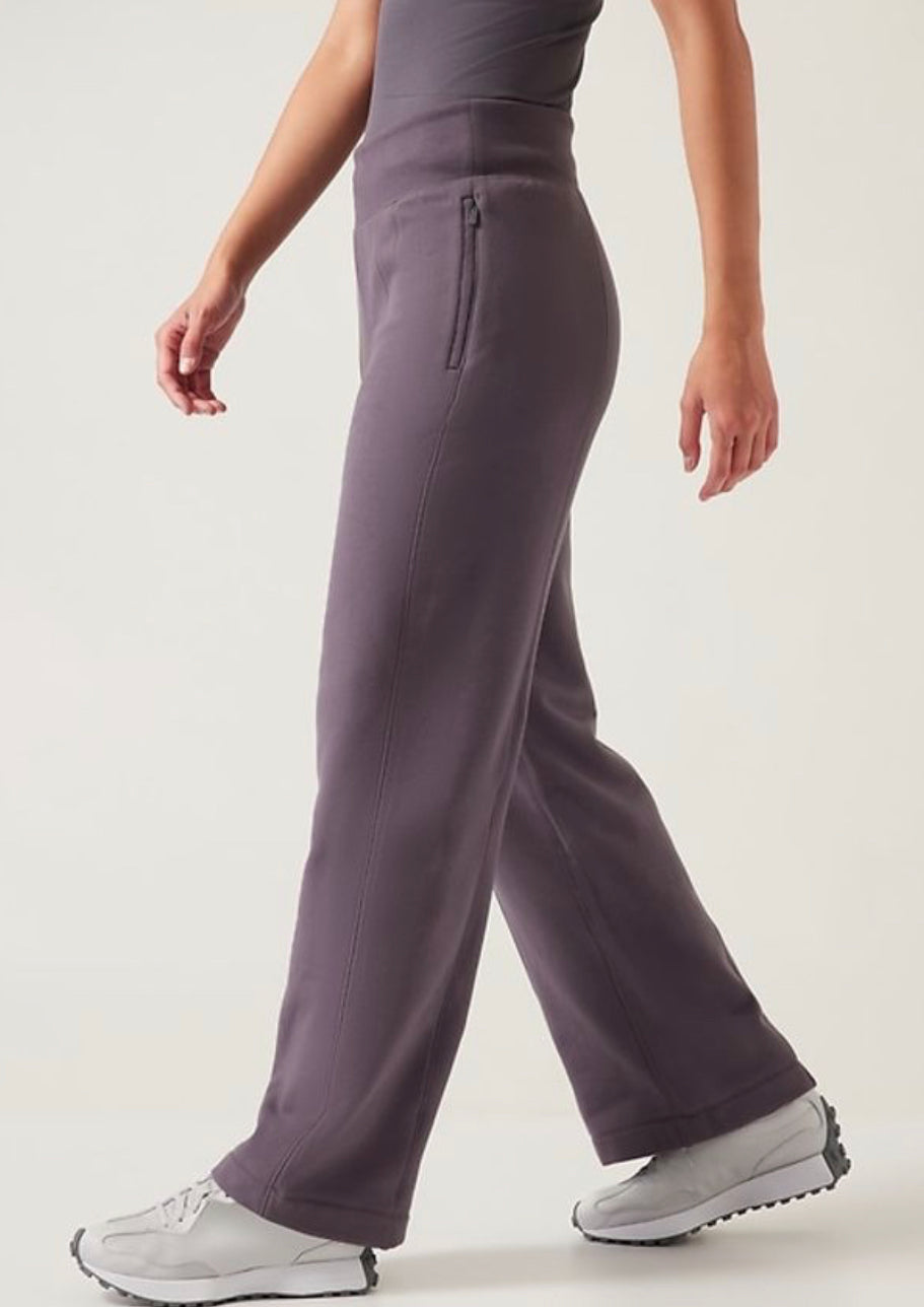 ATHLETA Retroplush Straight leg Pant, Small New! B8