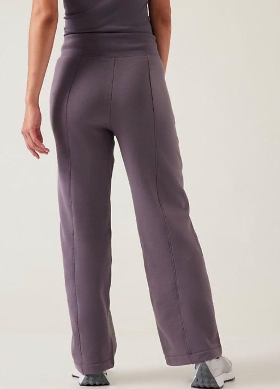 ATHLETA Retroplush Straight leg Pant, Small New! B8