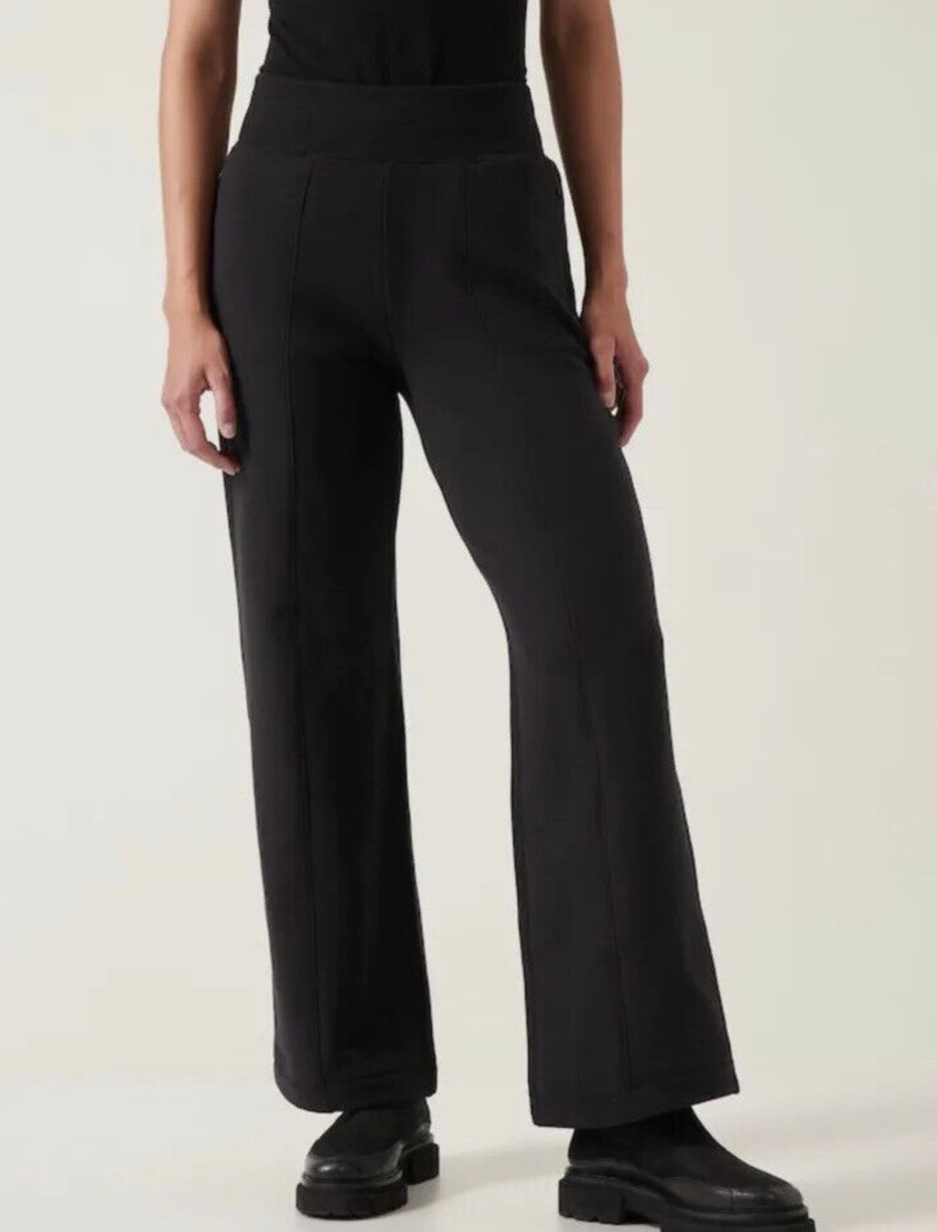 ATHLETA Retroplush Straight leg Pant, Medium New! B8