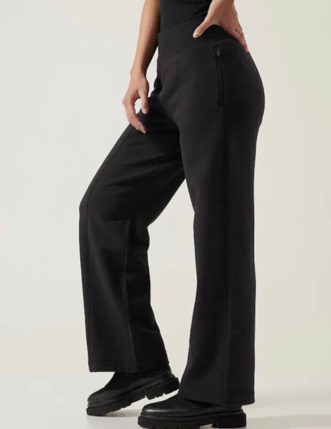 ATHLETA Retroplush Straight leg Pant, Medium New! B8