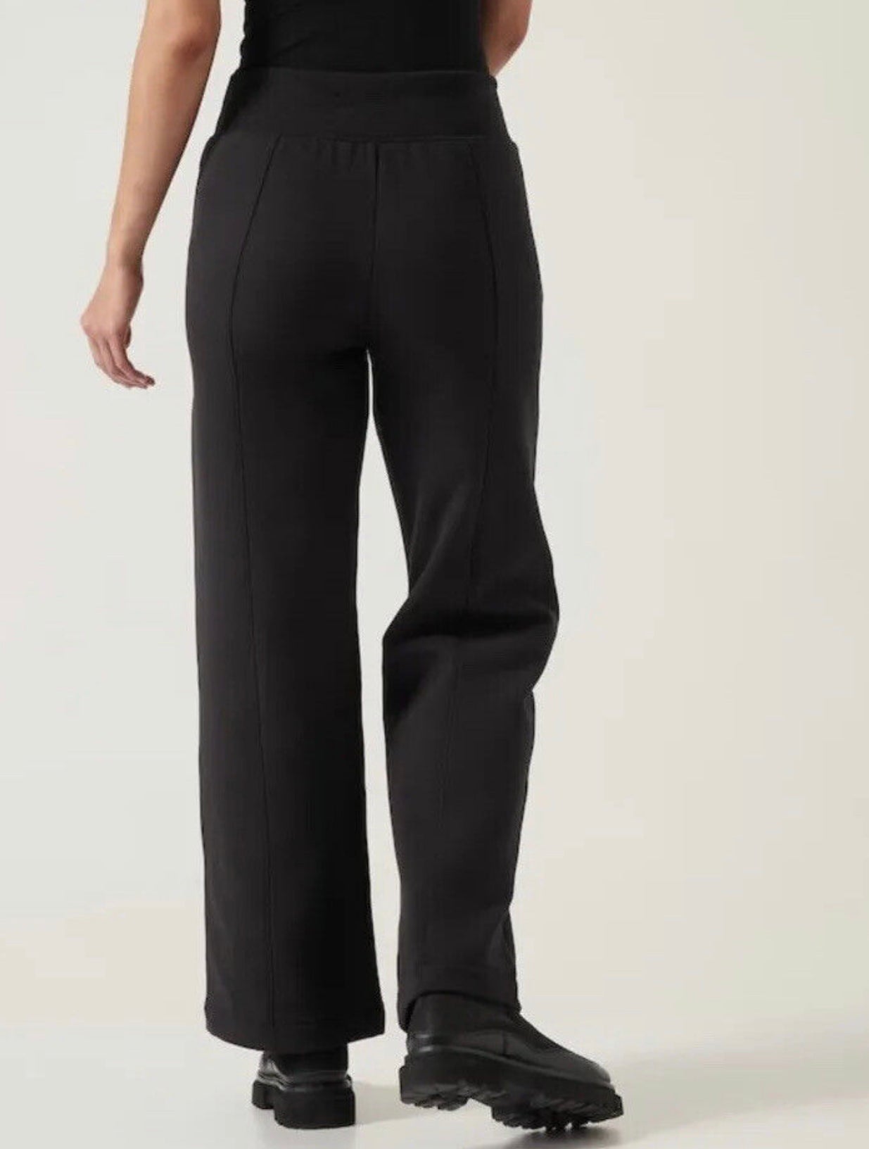 ATHLETA Retroplush Straight leg Pant, Medium New! B8