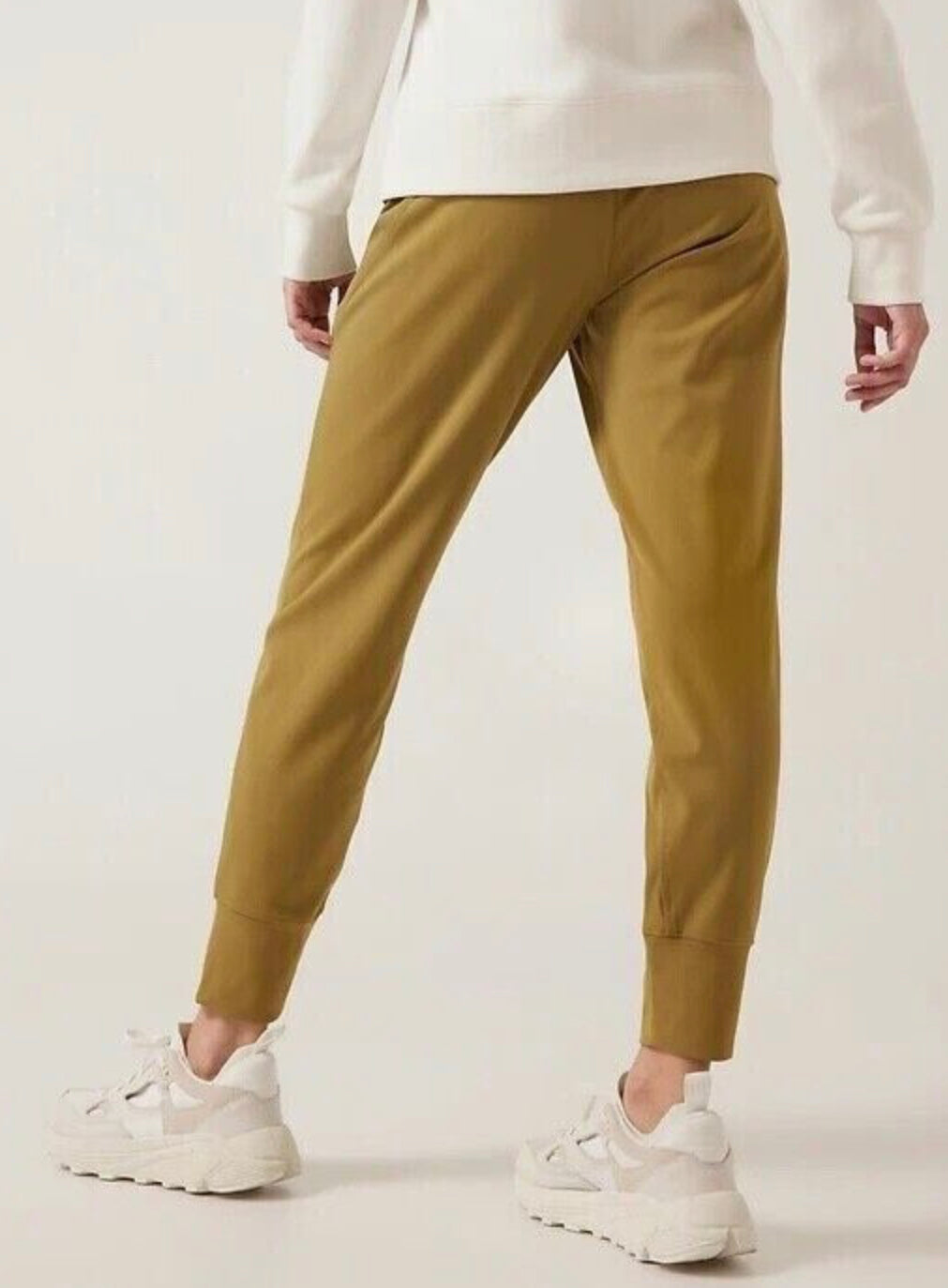 ATHLETA Venice Mid Rise Jogger, Small NEW! A6