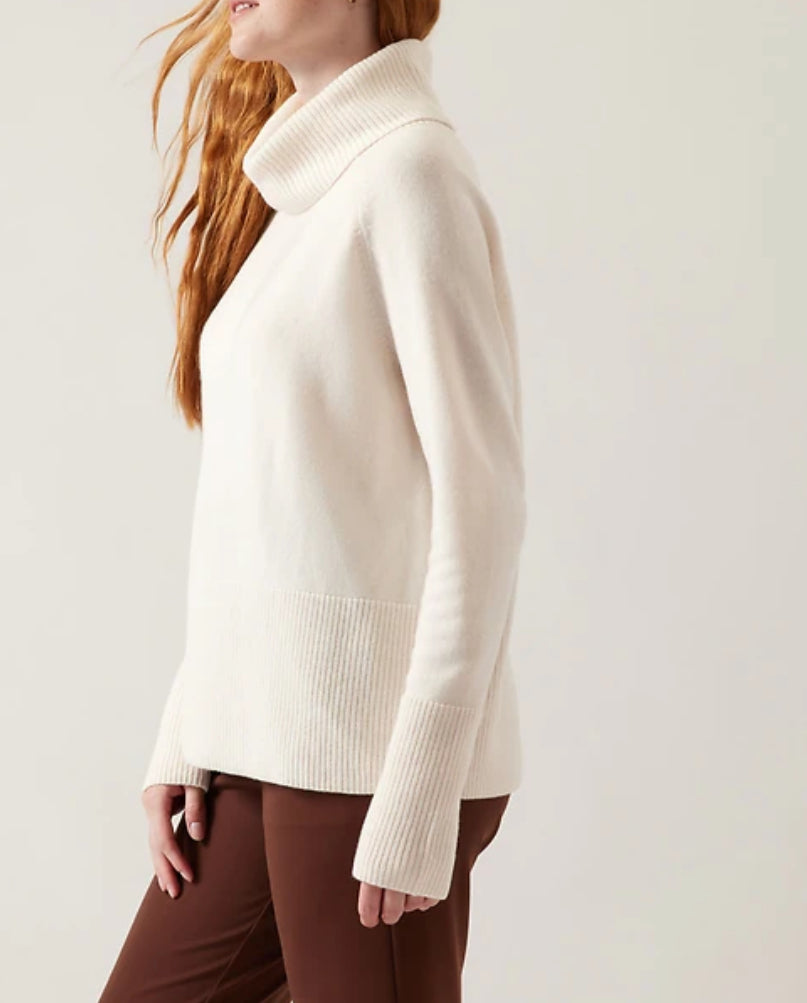 ATHLETA Alpine Turtleneck Sweater, Ivory, Large New! B4