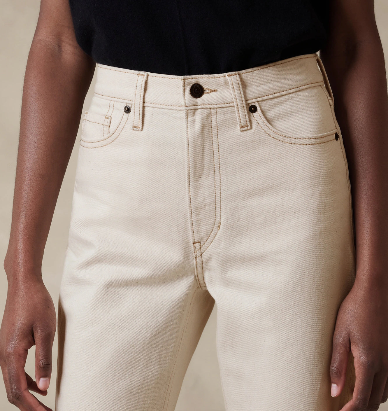 Banana Republic Relaxed Bootcut Jean, 6, NEW! A11