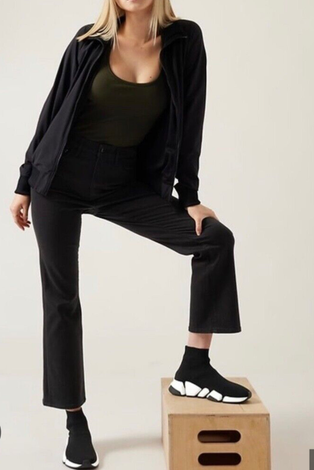 ATHLETA Flex Kick Flare Jean in Black, 12 New! B8