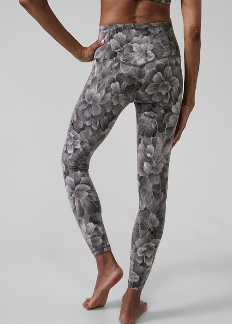 ATHLETA Elation Textured Tight, Bland and White Flora Large A10
