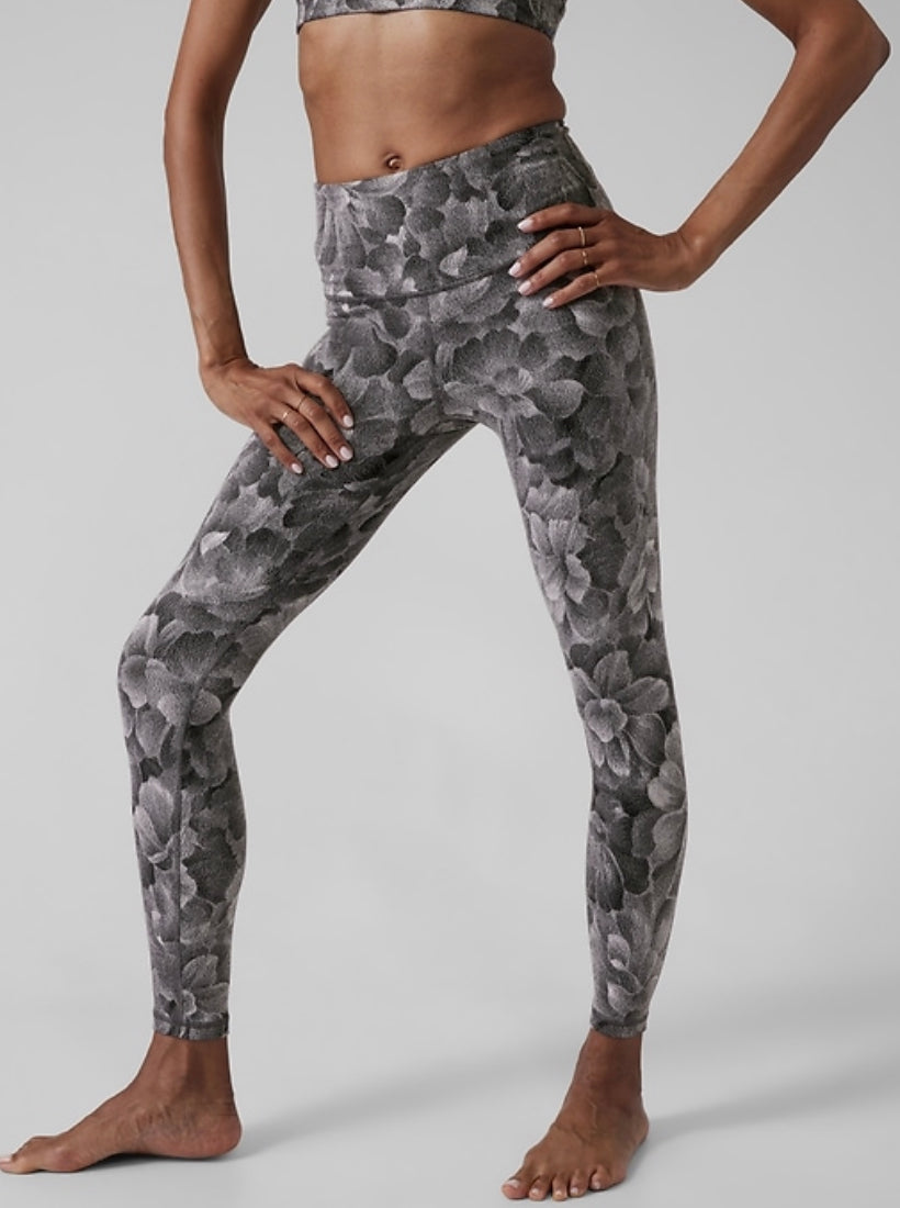 ATHLETA Elation Textured Tight, Bland and White Flora Large A10