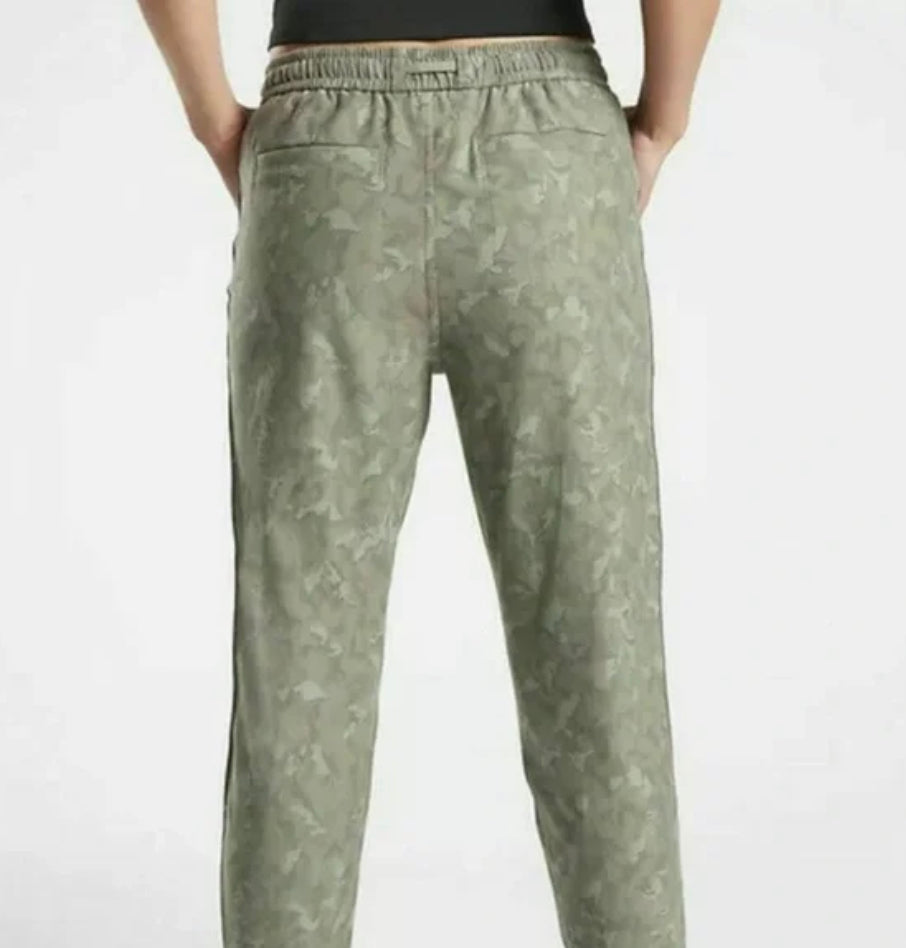 ATHLETA Farallon Jogger, Printed Laurel Olive, 4 NEW! A8