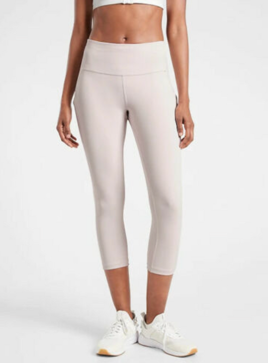ATHLETA Ultimate Stash Pocket Capri, Veil Grey, XS A8