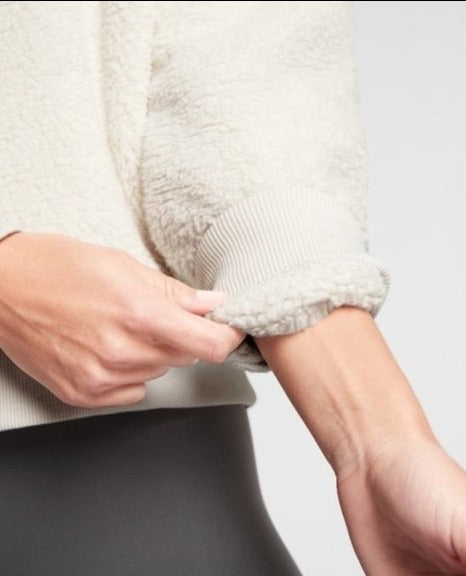 ATHLETA Asana Sherpa Crew, New! XL B6