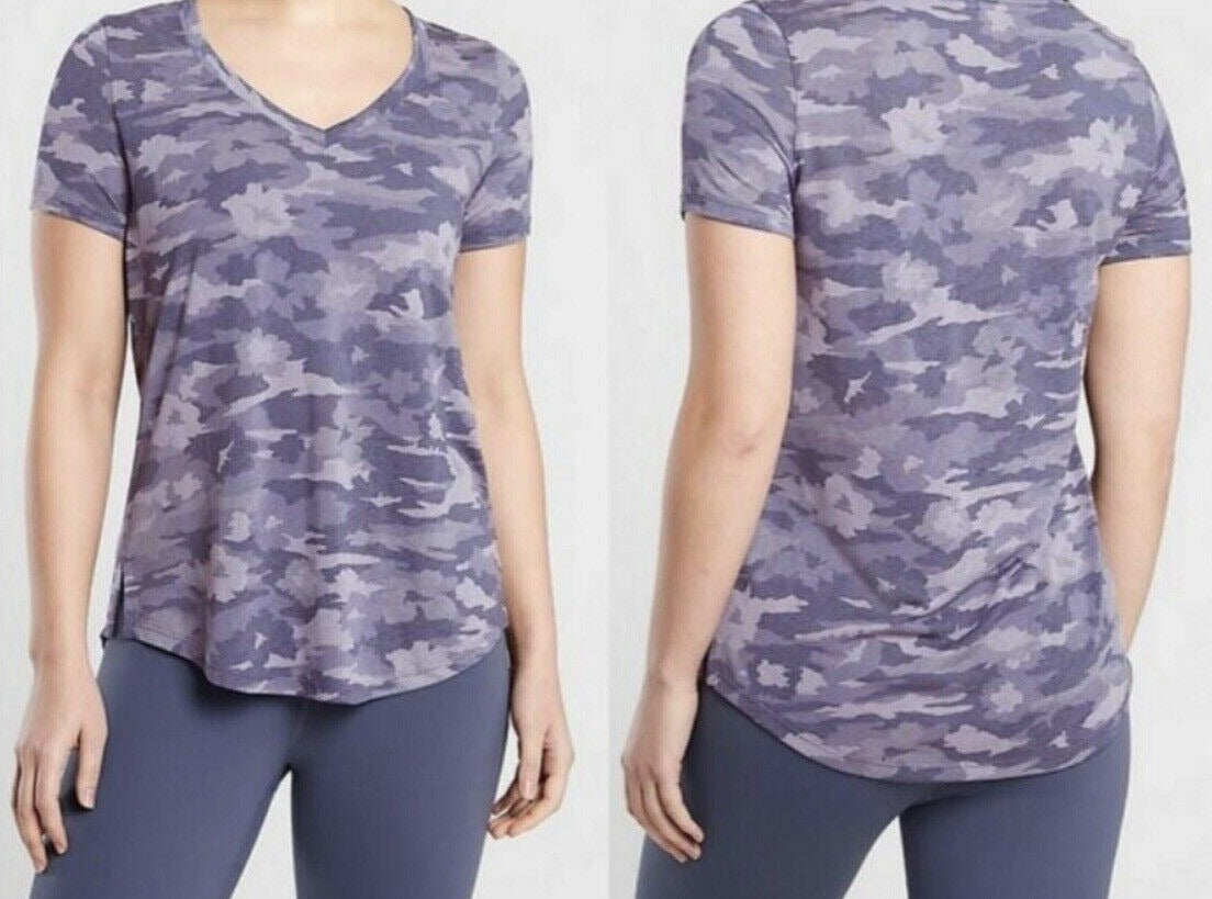 ATHLETA Breezy Scoop V-Neck Tee, Violet Camo XS NEW! A4