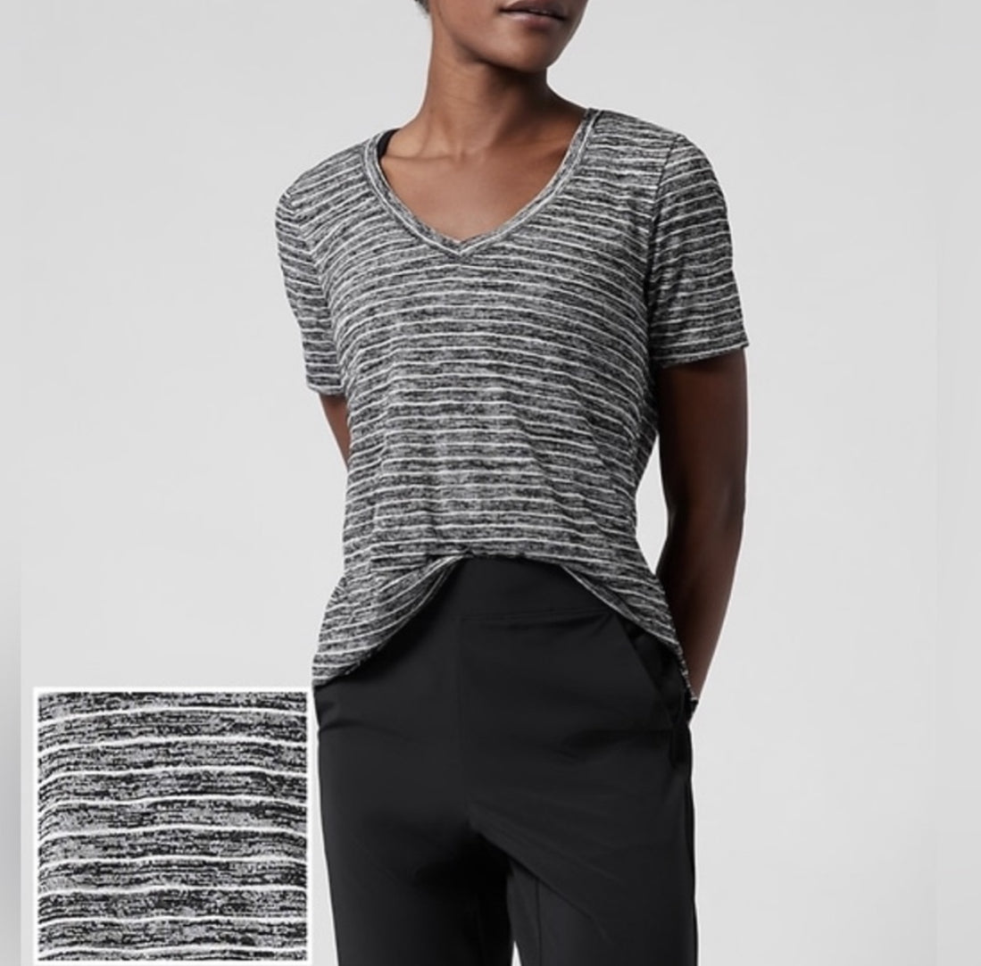 ATHLETA Charcoal Stripe V-neck Short Sleeved Breezy Tee, Small New! A4