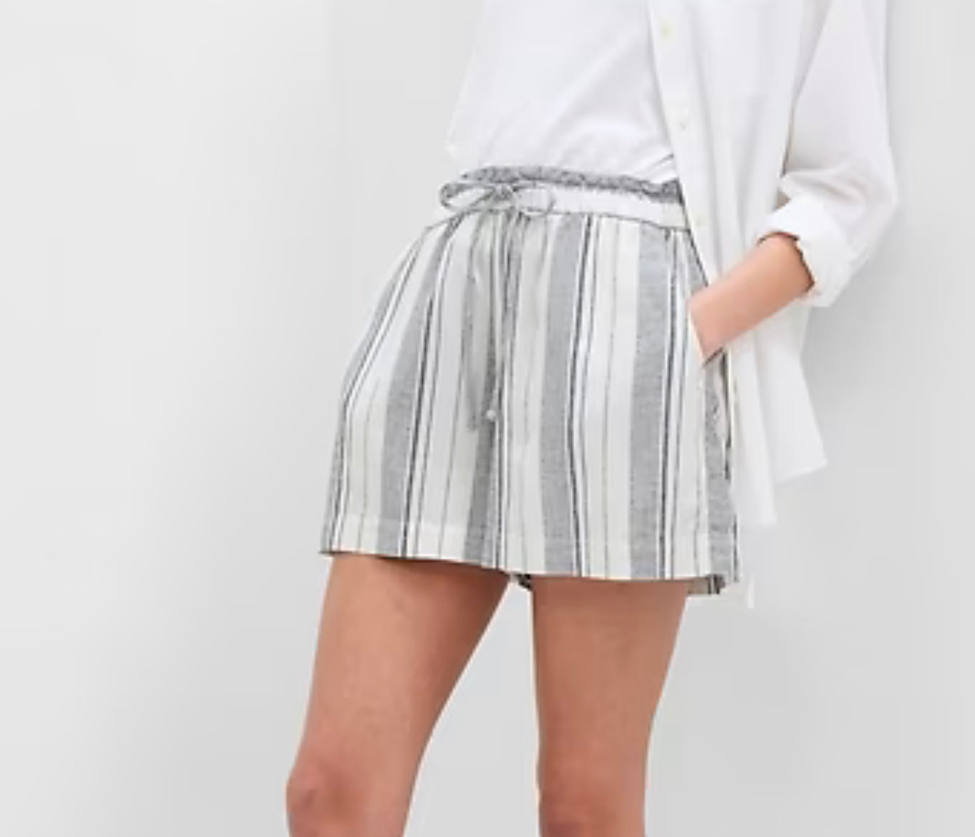GAP 4" Stripe Linen Pull-On Shorts