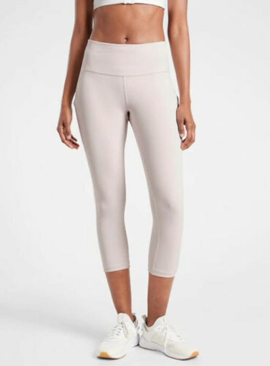 ATHLETA Ultimate Stash Pocket Capri, Veil Grey