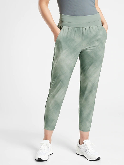 ATHLETA Nolita Slim Tapered Print Crop